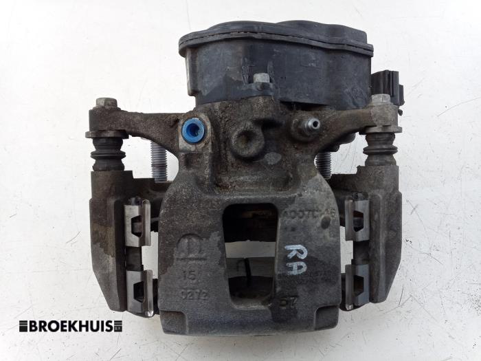 Gebrauchte Bremszange rechts hinten Dodge 1500 Crew Cab (DS) 5.7 Hemi V8 4x4 Preis € 181,50 Mit Mehrwertsteuer angeboten von Autobedrijf Broekhuis B.V.