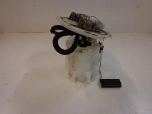 Used Electric fuel pump Opel Astra H GTC (L08) 1.9 CDTi 120 Price € 50,00 Margin scheme offered by Autobedrijf Broekhuis B.V.