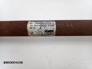Drivaxel, höger fram från en Renault Master III (EV/HV/UV/VA/VB/VD/VF/VG/VJ) 2.3 dCi 145 16V FWD 2024