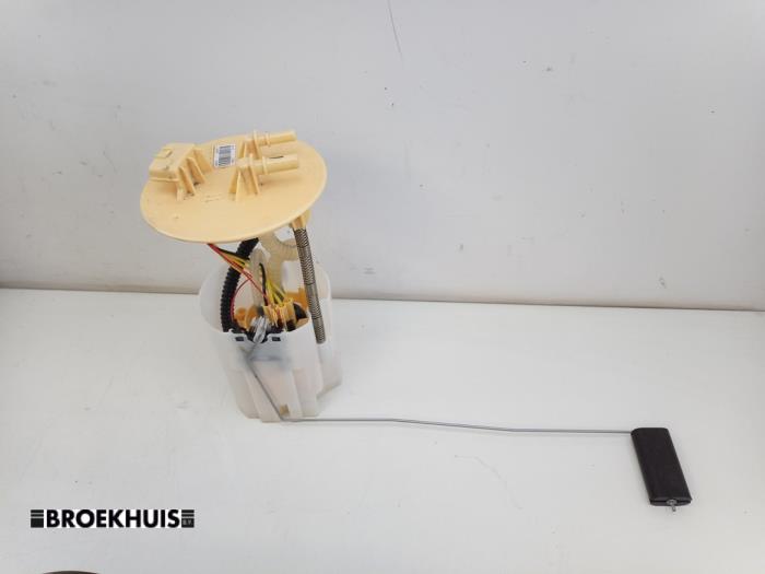 Begagnade Elektrisk bränslepump Renault Master III (EV/HV/UV/VA/VB/VD/VF/VG/VJ) 2.3 dCi 145 16V FWD Pris € 114,95 Inklusive moms erbjuds av Autobedrijf Broekhuis B.V.