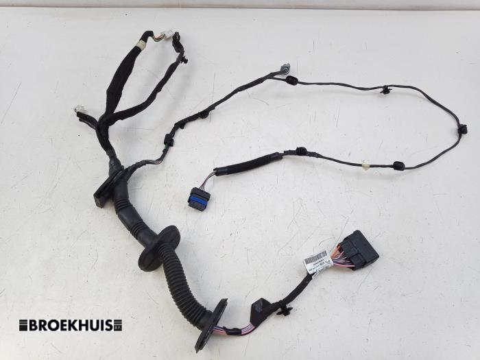 Begagnade Kablage Renault Master III (EV/HV/UV/VA/VB/VD/VF/VG/VJ) 2.3 dCi 145 16V FWD Pris € 48,40 Inklusive moms erbjuds av Autobedrijf Broekhuis B.V.