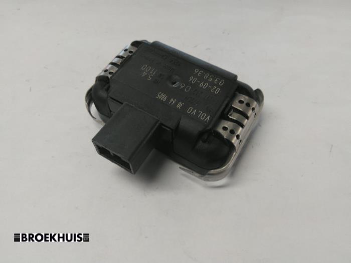 Begagnade Regnsensor Volvo XC70 (BZ) 3.2 24V AWD Pris € 20,00 Marginaltabell erbjuds av Autobedrijf Broekhuis B.V.