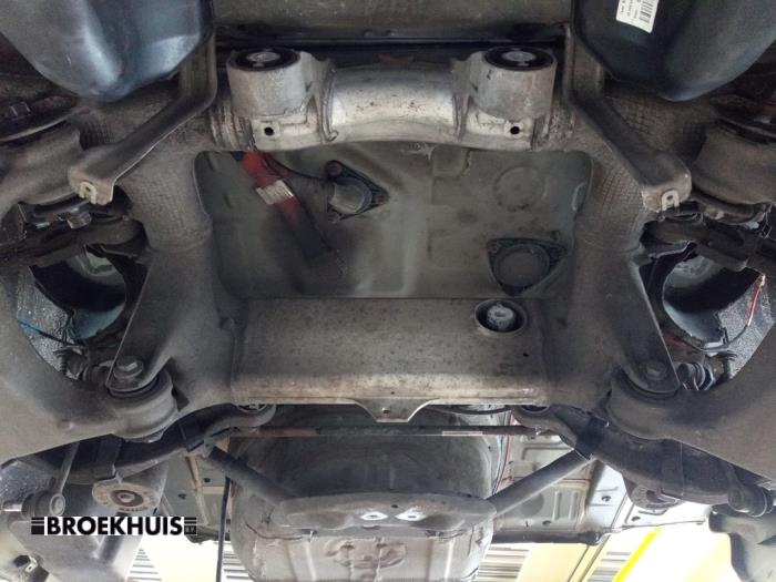 Begagnade Underram BMW 5 serie Touring (F11) 520d 16V Pris € 100,00 Marginaltabell erbjuds av Autobedrijf Broekhuis B.V.