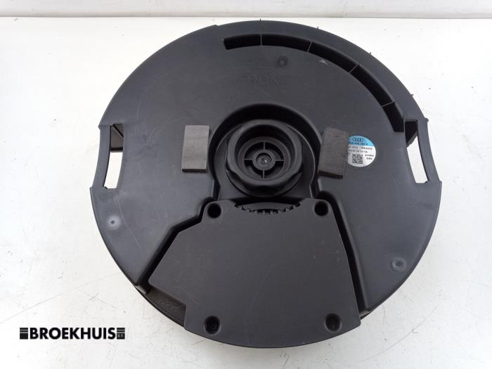 Używane Subwoofer Audi SQ5 (FYB/FYG) 3.0 TFSI V6 24V Cena € 175,00 Procedura marży oferowane przez Autobedrijf Broekhuis B.V.