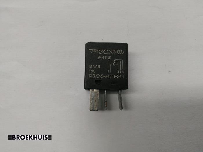 Używane Przekaznik Volvo S80 (TR/TS) Cena € 10,00 Procedura marży oferowane przez Autobedrijf Broekhuis B.V.