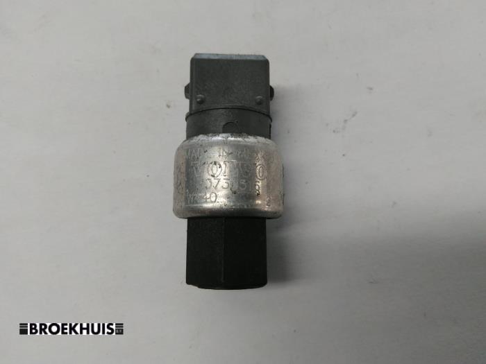 Begagnade Trycksensor, luftkonditionering Volvo V50 (MW) 1.8 16V Pris € 10,00 Marginaltabell erbjuds av Autobedrijf Broekhuis B.V.