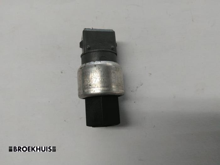 Begagnade Trycksensor, luftkonditionering Volvo V50 (MW) Pris € 10,00 Marginaltabell erbjuds av Autobedrijf Broekhuis B.V.