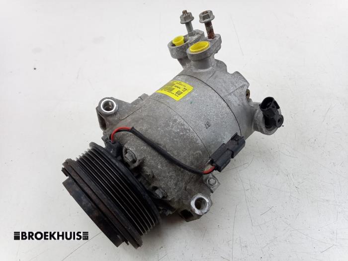 Usagé Pompe clim Ford C-Max (DXA) 1.0 Ti-VCT EcoBoost 12V 125 Prix € 100,00 Règlement à la marge proposé par Autobedrijf Broekhuis B.V.