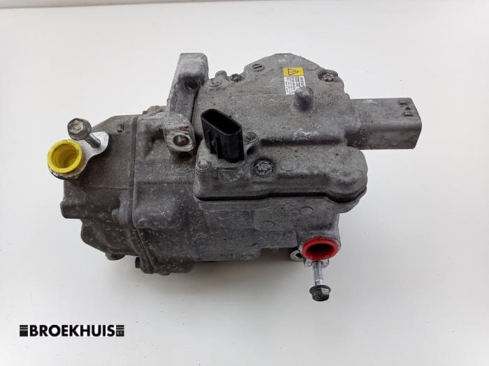 Usagé Pompe clim Toyota Yaris III (P13) 1.5 16V Hybrid Prix € 125,00 Règlement à la marge proposé par Autobedrijf Broekhuis B.V.