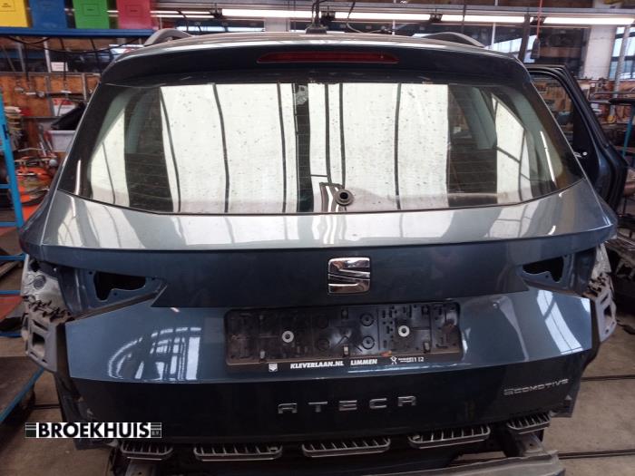 Używane Tylna klapa Seat Ateca (5FPX) 1.0 TSI 12V Cena € 750,00 Procedura marży oferowane przez Autobedrijf Broekhuis B.V.