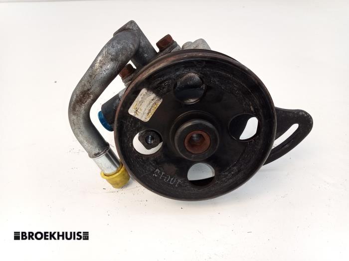 Pompe de direction d'un Chevrolet Spark (M300) 1.2 16V 2010