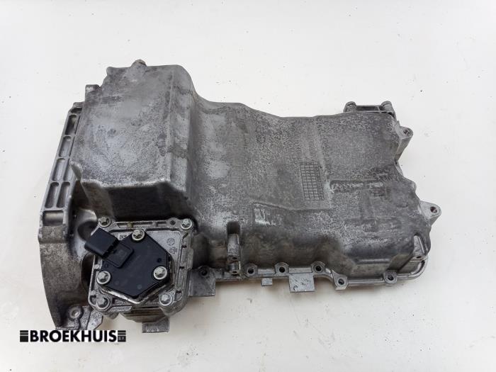 Used Sump Mercedes E (C238) E-200 EQ Boost 2.0 Turbo 16V Price € 150,00 Margin scheme offered by Autobedrijf Broekhuis B.V.