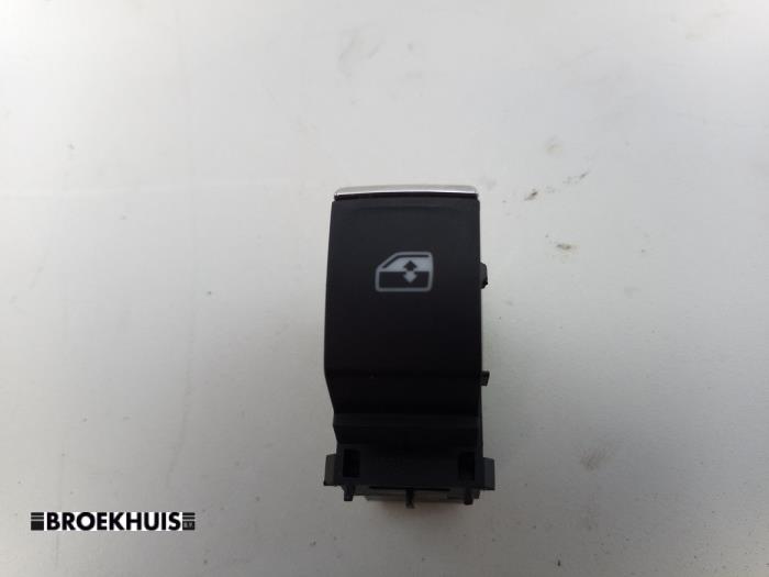 Usados Interruptor de ventanilla eléctrica Seat Ateca (5FPX) 1.0 TSI 12V Precio € 5,00 Norma de margen ofrecido por Autobedrijf Broekhuis B.V.