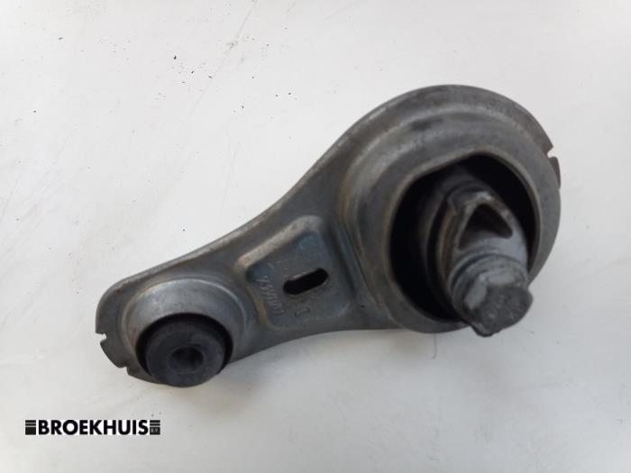 Used Engine mount Renault Master III (MA/MB/MC/MD/MH/MF/MG/MH) 2.3 dCi 135 16V FWD Price € 24,20 Inclusive VAT offered by Autobedrijf Broekhuis B.V.