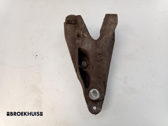 Usagé Support moteur Volkswagen Transporter T5 2.0 TDI BlueMotion Prix € 24,20 Prix TTC proposé par Autobedrijf Broekhuis B.V.