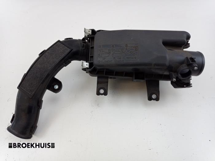Begagnade Luftfilterhus Toyota Verso S 1.33 16V Dual VVT-I Pris € 50,00 Marginaltabell erbjuds av Autobedrijf Broekhuis B.V.