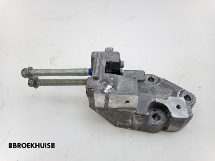 Used Engine mount Kia Niro II (SG2) e-Niro 64.8 kWh Price € 40,00 Margin scheme offered by Autobedrijf Broekhuis B.V.