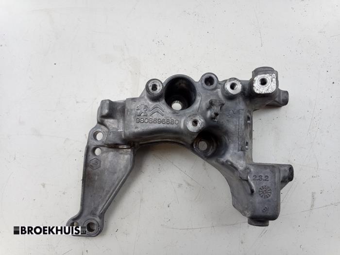 Used Engine mount Opel Astra L Sports Tourer (F4/FC/FN/FR) 1.5 Diesel 16V Price € 50,00 Margin scheme offered by Autobedrijf Broekhuis B.V.