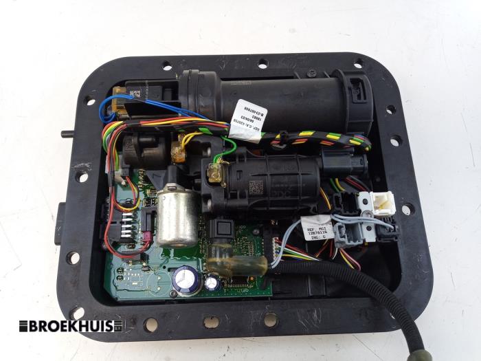 Gebrauchte Adblue Pumpe Opel Astra L Sports Tourer (F4/FC/FN/FR) 1.5 Diesel 16V Preis € 175,00 Margenregelung angeboten von Autobedrijf Broekhuis B.V.