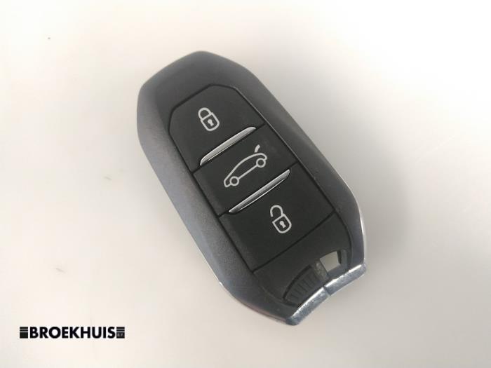 Używane Klucz Opel Astra L Sports Tourer (F4/FC/FN/FR) 1.5 Diesel 16V Cena € 60,00 Procedura marży oferowane przez Autobedrijf Broekhuis B.V.
