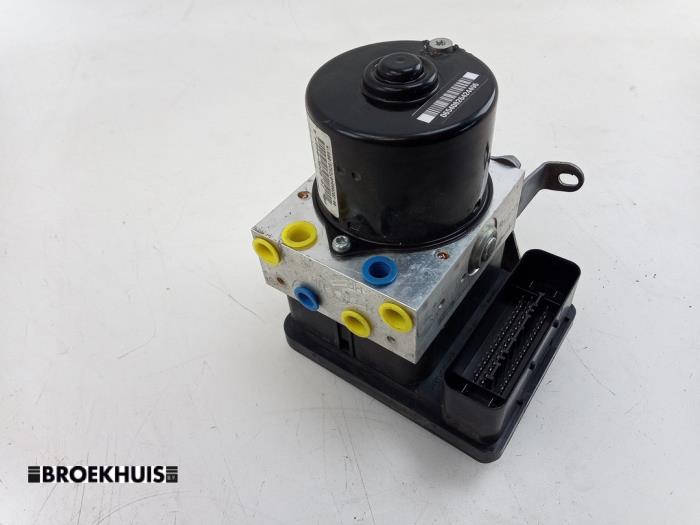 Begagnade ABS-pump BMW 3 serie (E90) 318i 16V Pris € 45,00 Marginaltabell erbjuds av Autobedrijf Broekhuis B.V.