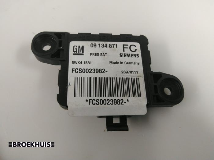 Begagnade Airbagsensor Opel Vectra B (36) 1.6 16V Ecotec Pris € 20,00 Marginaltabell erbjuds av Autobedrijf Broekhuis B.V.