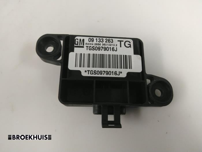 Begagnade Airbagsensor Opel Zafira (F75) 2.0 DTI 16V Pris € 20,00 Marginaltabell erbjuds av Autobedrijf Broekhuis B.V.
