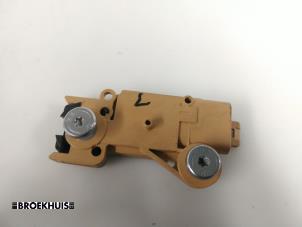 Airbagsensor från en Opel Vectra C GTS 1.9 CDTI 120 2005