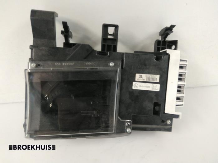 Gebrauchte Frontscheibenanzeige Toyota Prius Plus (ZVW4) 1.8 Hybrid 16V Preis € 70,00 Margenregelung angeboten von Autobedrijf Broekhuis B.V.