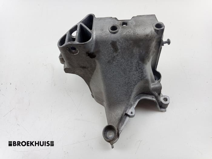 Used Engine mount Audi A3 Sportback (8VA/8VF) 1.0 TFSI 12V Price € 25,00 Margin scheme offered by Autobedrijf Broekhuis B.V.