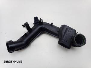 Intercooler Rohr van een Audi A3 Sportback (8VA/8VF) 1.0 TFSI 12V 2017