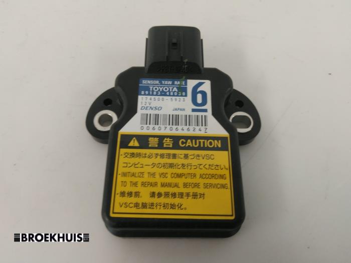 Begagnade Esp Duo-sensor Toyota Prius Plus (ZVW4) 1.8 Hybrid 16V Pris € 25,00 Marginaltabell erbjuds av Autobedrijf Broekhuis B.V.