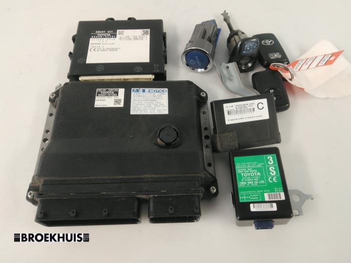 Gebrauchte EinspritzSteuergerät Toyota Prius Plus (ZVW4) 1.8 Hybrid 16V Preis € 200,00 Margenregelung angeboten von Autobedrijf Broekhuis B.V.