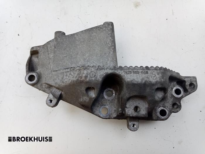 Used Engine mount Renault Master III (MA/MB/MC/MD/MH/MF/MG/MH) 2.3 dCi 135 16V FWD Price € 30,25 Inclusive VAT offered by Autobedrijf Broekhuis B.V.