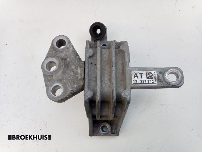 Used Engine mount Opel Insignia Sports Tourer 1.8 16V Ecotec Price € 20,00 Margin scheme offered by Autobedrijf Broekhuis B.V.