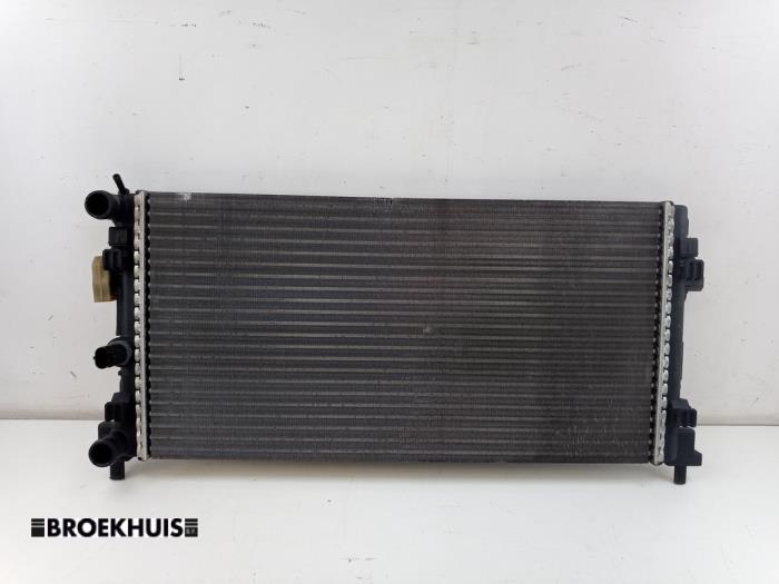 Usagé Radiateur Seat Ibiza IV SC (6J1) 1.4 16V Prix € 60,00 Règlement à la marge proposé par Autobedrijf Broekhuis B.V.