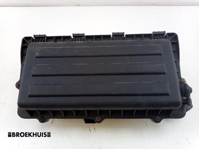 Begagnade Luftfilterhus Seat Ibiza IV SC (6J1) 1.4 16V Pris € 20,00 Marginaltabell erbjuds av Autobedrijf Broekhuis B.V.