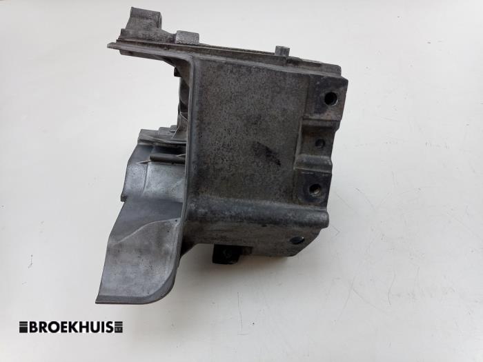 Used Engine mount Volkswagen Golf VII (AUA) 1.0 TSI 12V BlueMotion Price € 25,00 Margin scheme offered by Autobedrijf Broekhuis B.V.