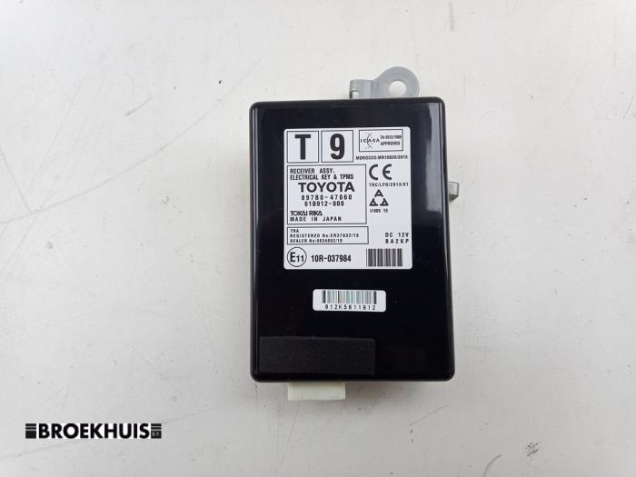 Begagnade Däcktrycksmodul Toyota Prius (ZVW5) 1.8 16V Hybrid Pris € 45,00 Marginaltabell erbjuds av Autobedrijf Broekhuis B.V.