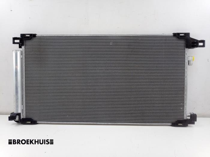 Usagé Radiateur clim Toyota Prius (ZVW5) 1.8 16V Hybrid Prix € 100,00 Règlement à la marge proposé par Autobedrijf Broekhuis B.V.