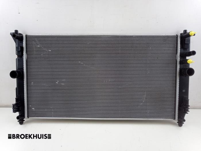 Begagnade Kylare Toyota Prius (ZVW5) 1.8 16V Hybrid Pris € 150,00 Marginaltabell erbjuds av Autobedrijf Broekhuis B.V.
