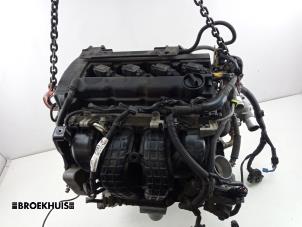Engine from a Mitsubishi Outlander (GF/GG) 2.0 16V PHEV 4x4 2015