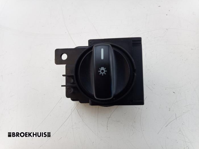 Gebrauchte Licht Schalter Mercedes A (W169) 1.5 A-160 Preis € 15,00 Margenregelung angeboten von Autobedrijf Broekhuis B.V.