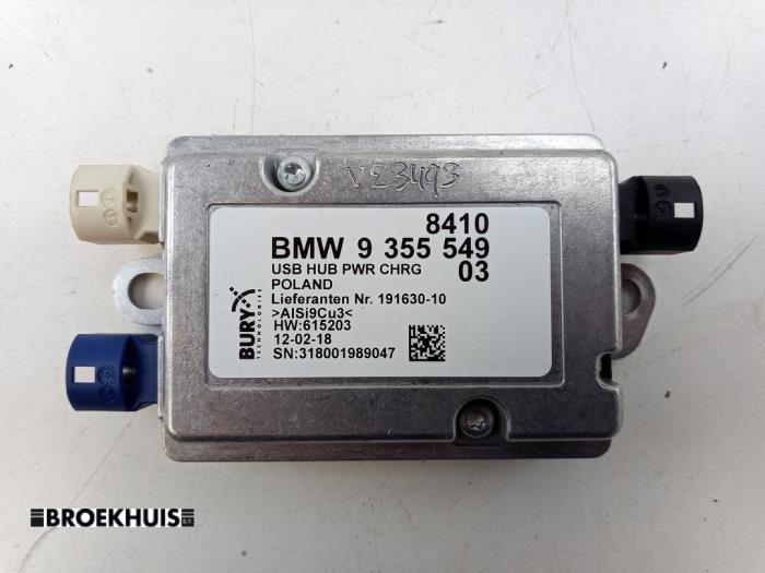Używane Modul USB BMW 5 serie (G30) 540i 3.0 TwinPower Turbo 24V Cena € 40,00 Procedura marży oferowane przez Autobedrijf Broekhuis B.V.