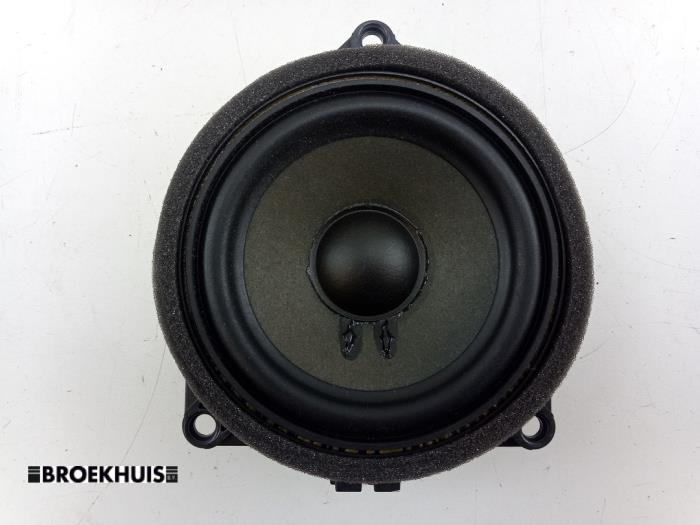 Używane Glosnik BMW 5 serie (G30) 540i 3.0 TwinPower Turbo 24V Cena € 25,00 Procedura marży oferowane przez Autobedrijf Broekhuis B.V.