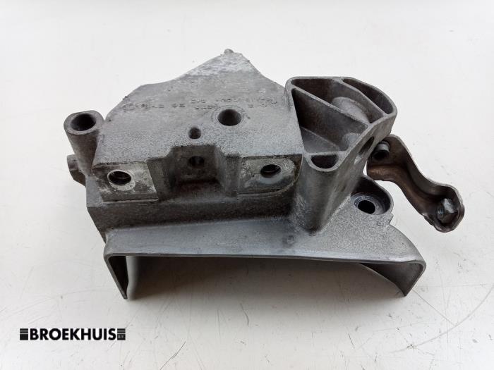 Used Engine mount Volkswagen Golf VII (AUA) 1.4 TSI 16V Price € 20,00 Margin scheme offered by Autobedrijf Broekhuis B.V.