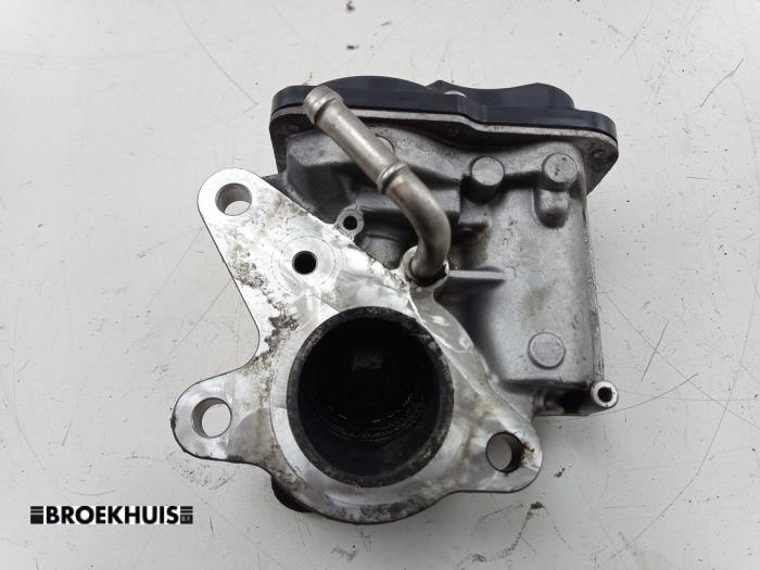 Usados Válvula EGR Renault Master III (EV/HV/UV/VA/VB/VD/VF/VG/VJ) 2.3 dCi 145 16V FWD Precio € 54,45 IVA incluido ofrecido por Autobedrijf Broekhuis B.V.