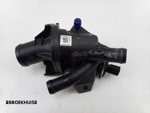 Thermostatgehäuse van een Renault Master III (EV/HV/UV/VA/VB/VD/VF/VG/VJ) 2.3 dCi 145 16V FWD 2024