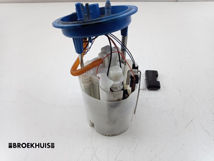 Usagé Pompe à carburant Volkswagen Golf VII (AUA) 1.4 TSI 16V Prix € 35,00 Règlement à la marge proposé par Autobedrijf Broekhuis B.V.
