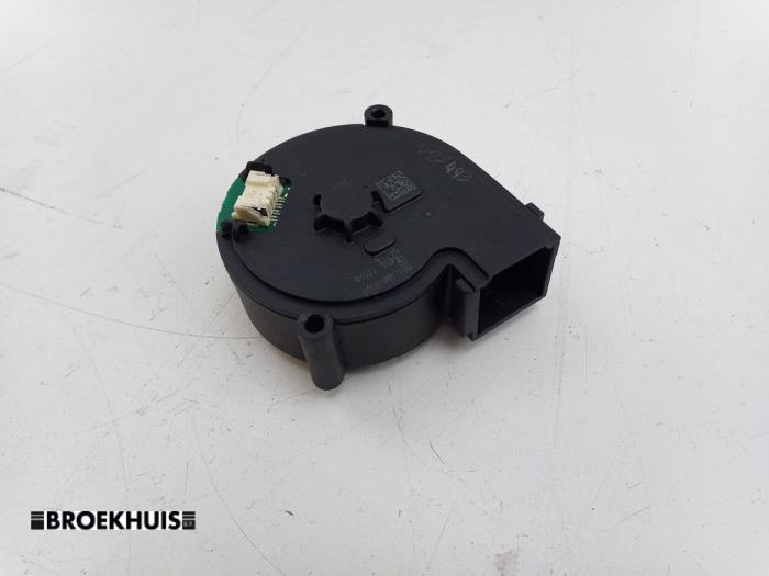 Gebrauchte Scheinwerferlüfter links BMW 5 serie (G30) 540i 3.0 TwinPower Turbo 24V Preis € 20,00 Margenregelung angeboten von Autobedrijf Broekhuis B.V.